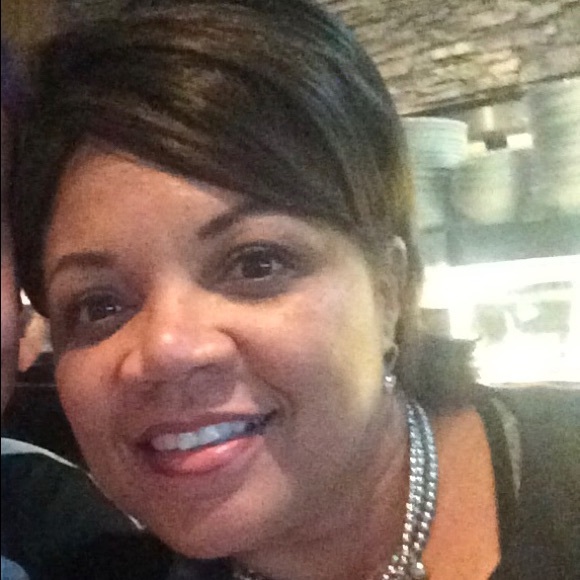 Meet your Posher, Carole - Picture 1 of 1